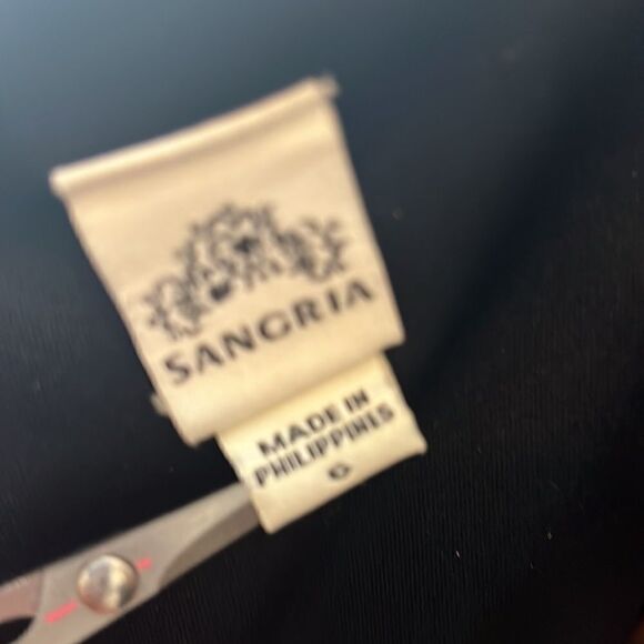 Sangria Size 6 Little Black Dress Body-Con  Slimming Back Slit - Picture 5 of 10